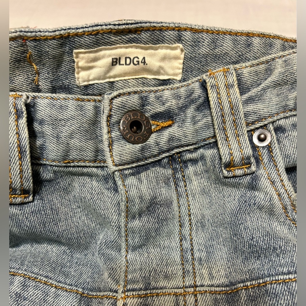 BLDG4 Fade Distressed Blue Jeans - Picture 3 of 14